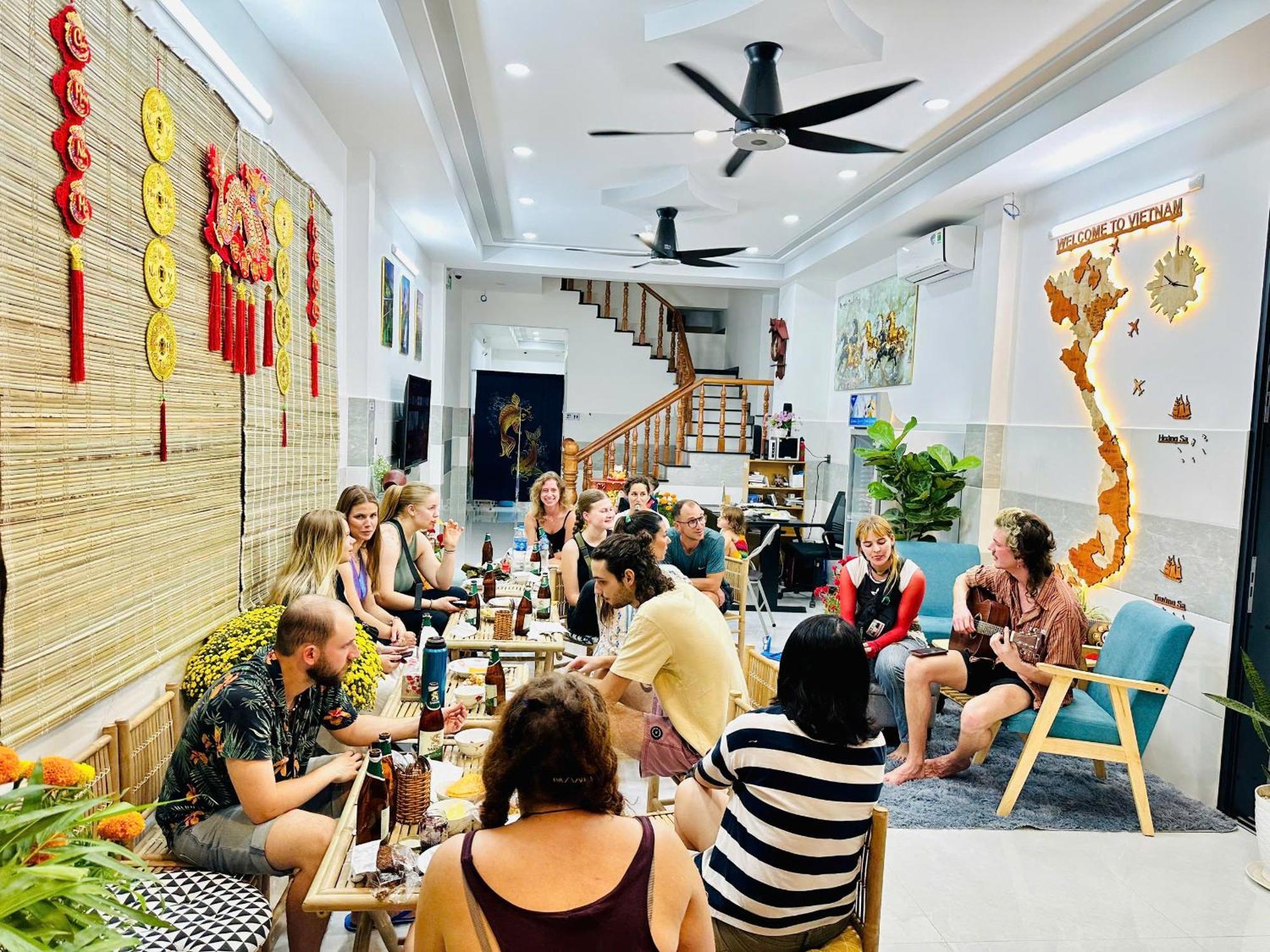 Aloha Saigon Premium Hostel By Local Travel Experts - Newly Opened, Less-Touristy Location, Spacious Rooms, Glass Shower Bathroom, Free Breakfast & Walking Tour Ho Chi Minh-staden Exteriör bild