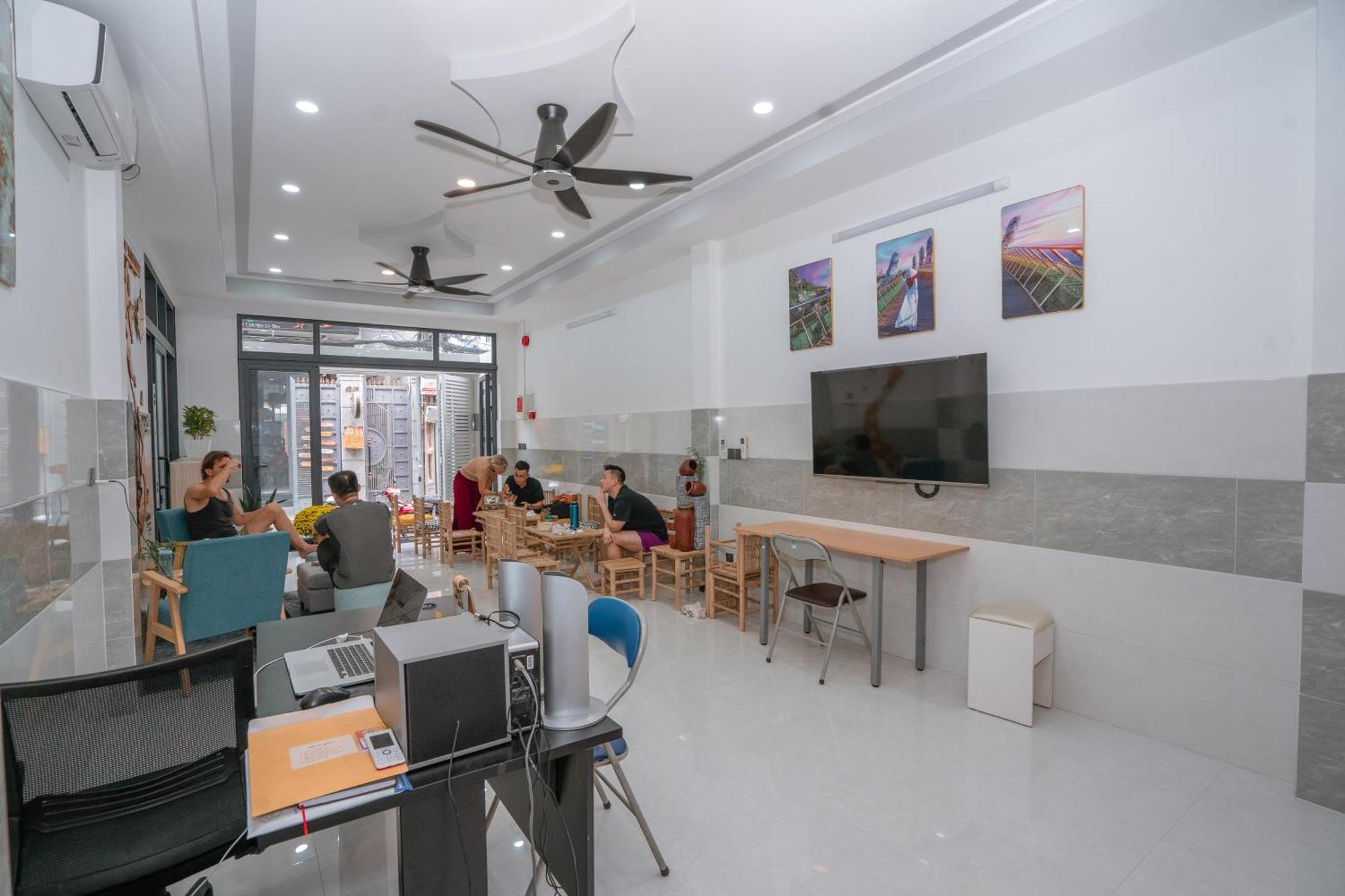 Aloha Saigon Premium Hostel By Local Travel Experts - Newly Opened, Less-Touristy Location, Spacious Rooms, Glass Shower Bathroom, Free Breakfast & Walking Tour Ho Chi Minh-staden Exteriör bild
