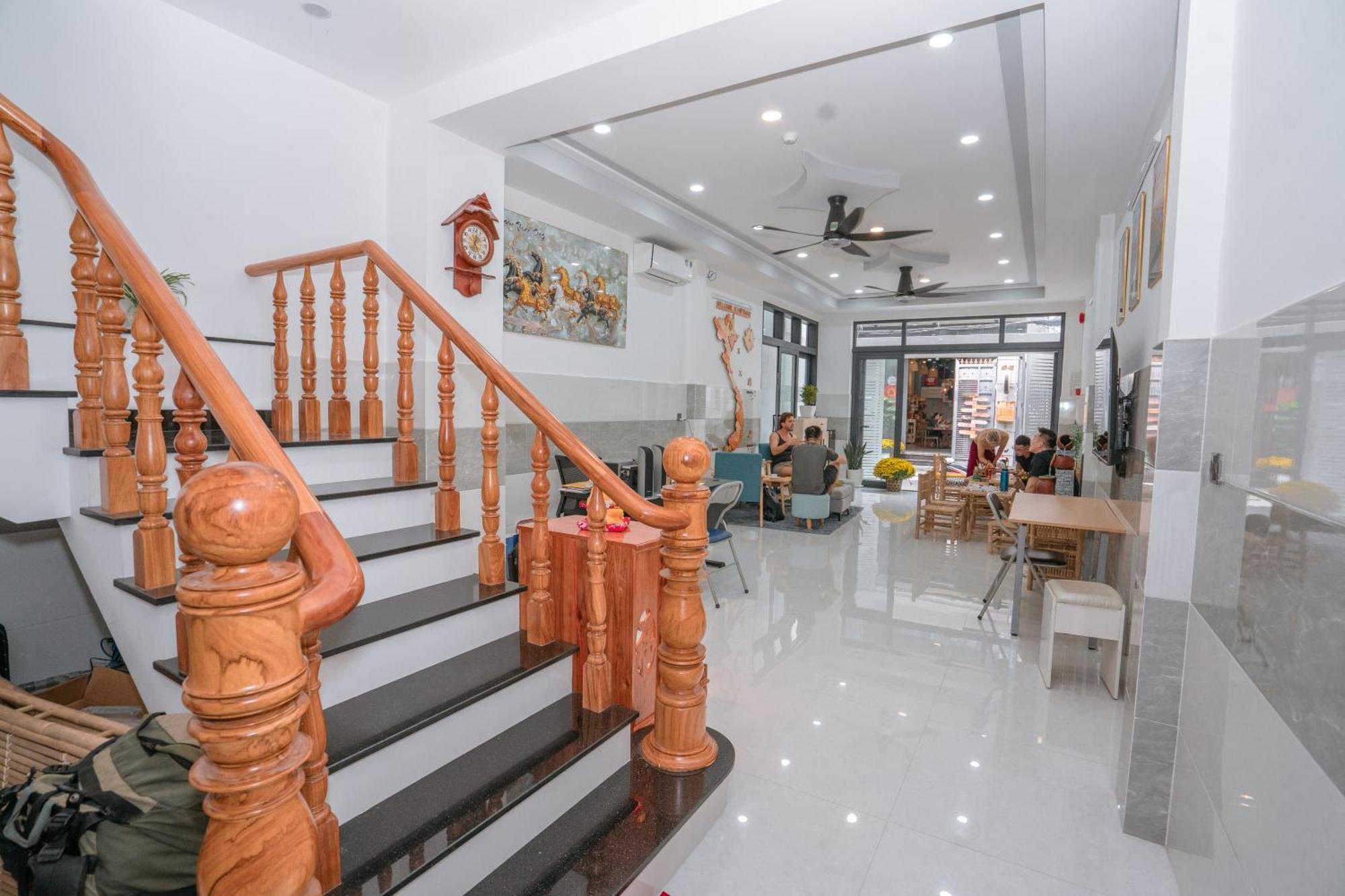 Aloha Saigon Premium Hostel By Local Travel Experts - Newly Opened, Less-Touristy Location, Spacious Rooms, Glass Shower Bathroom, Free Breakfast & Walking Tour Ho Chi Minh-staden Exteriör bild