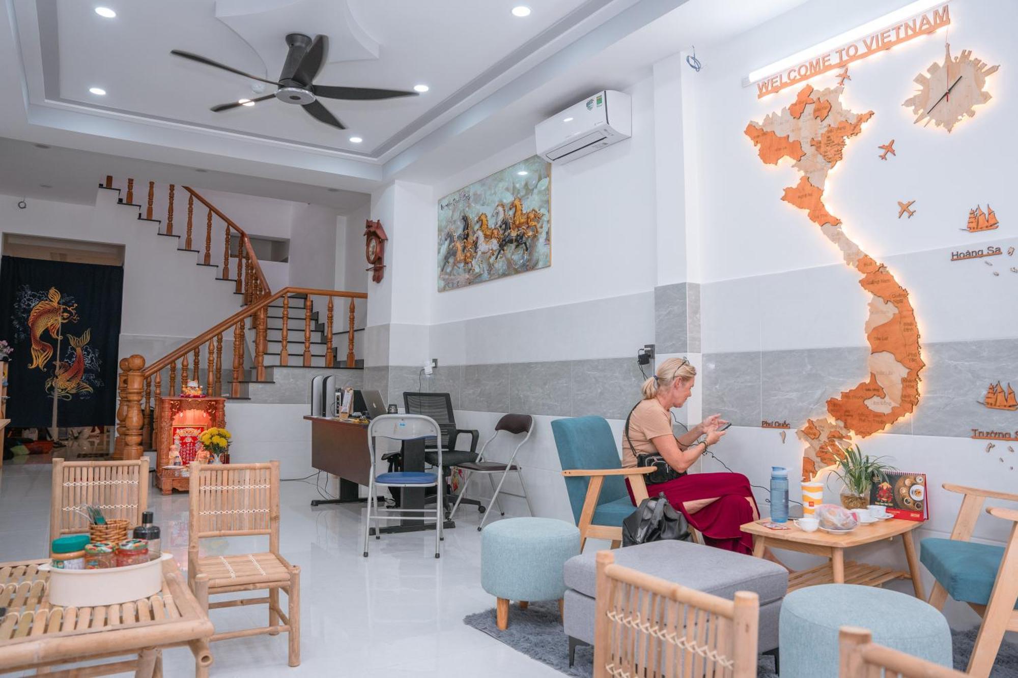 Aloha Saigon Premium Hostel By Local Travel Experts - Newly Opened, Less-Touristy Location, Spacious Rooms, Glass Shower Bathroom, Free Breakfast & Walking Tour Ho Chi Minh-staden Exteriör bild