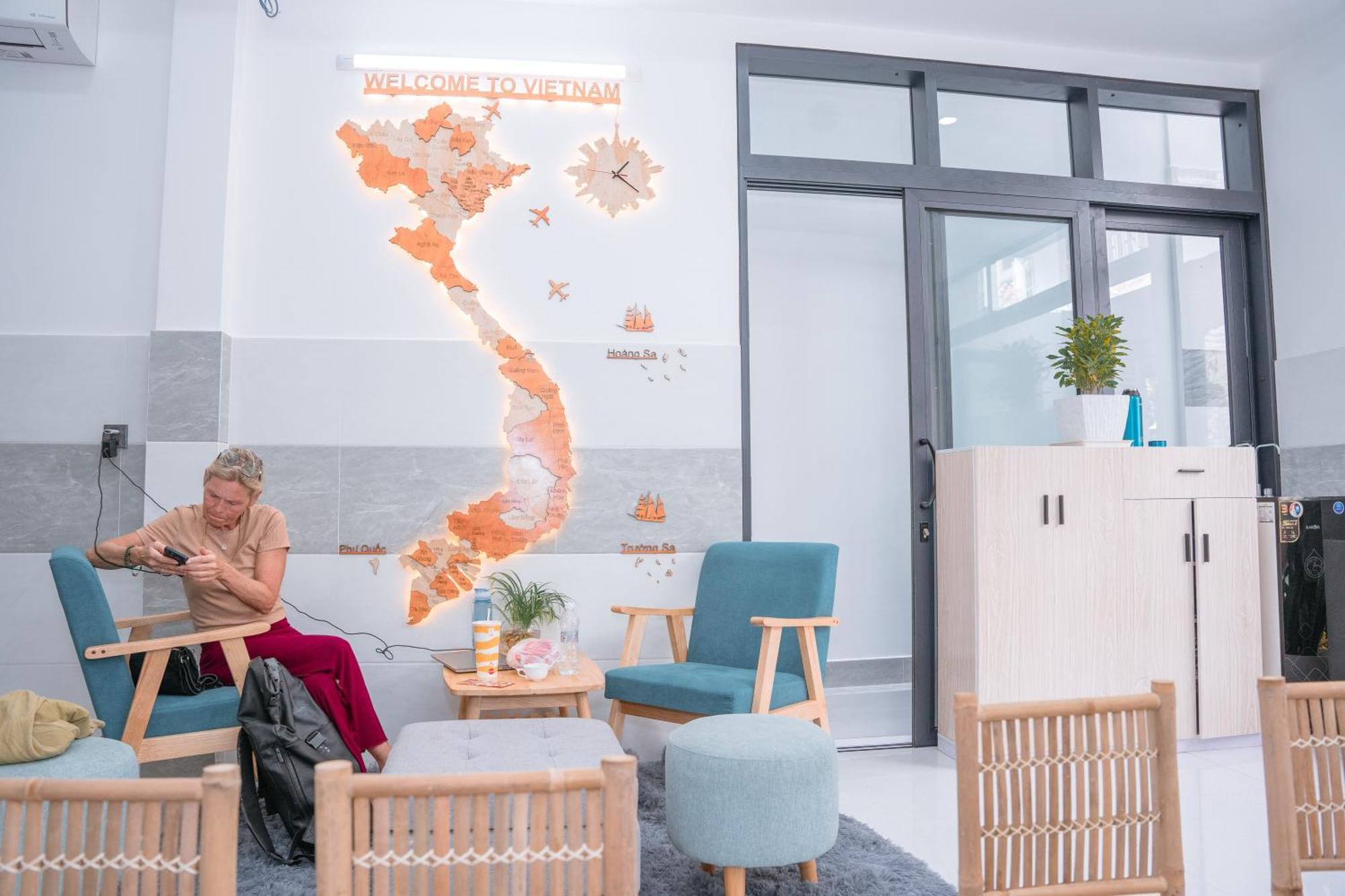 Aloha Saigon Premium Hostel By Local Travel Experts - Newly Opened, Less-Touristy Location, Spacious Rooms, Glass Shower Bathroom, Free Breakfast & Walking Tour Ho Chi Minh-staden Exteriör bild